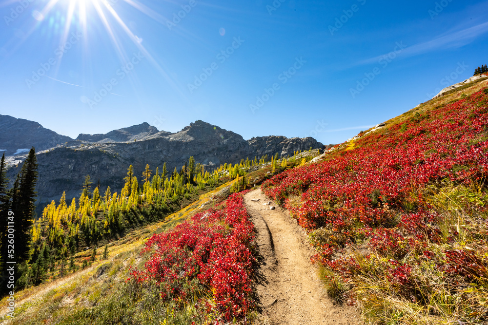 Fototapeta premium Fall hiking in the mountains