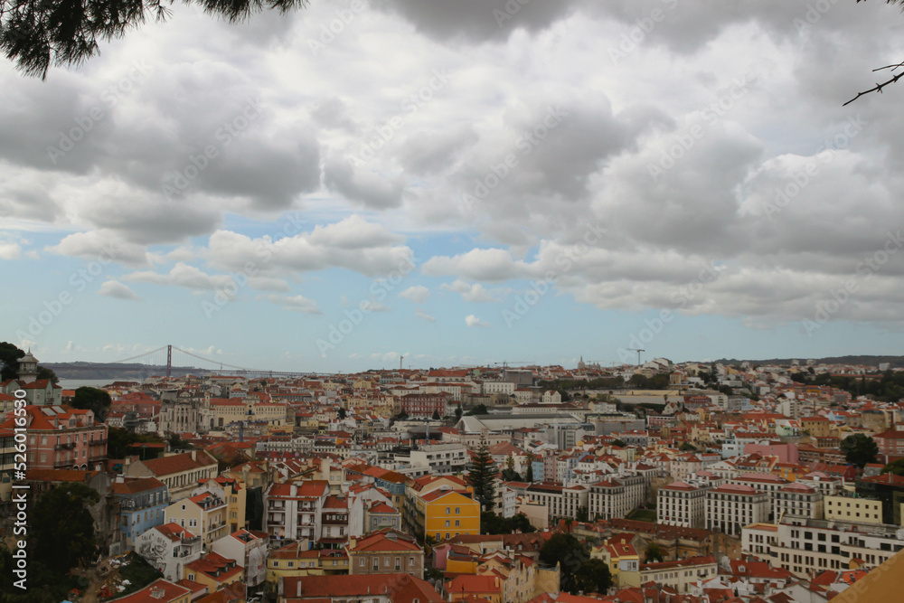 vista de Lisboa en un día nublado