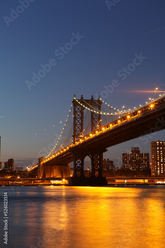 Manhattan bridge and NYC skyline, New York City, USA