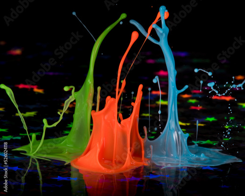 Obraz na płótnie Three spires abstract liquid art w salonie