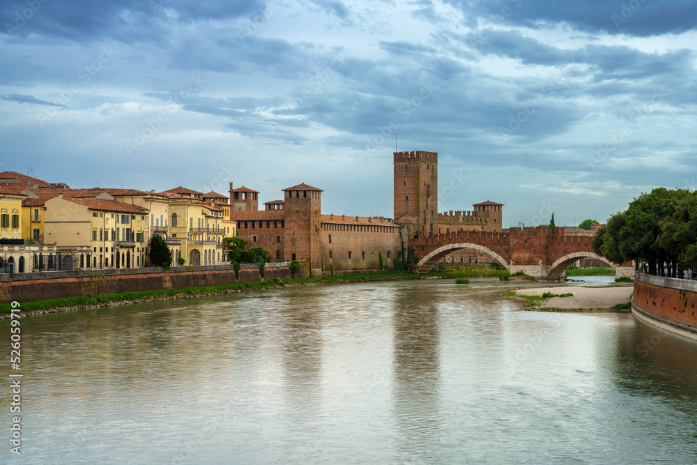 Fototapeta premium Castle and bridge of Castelvecchio at Verona, Italy