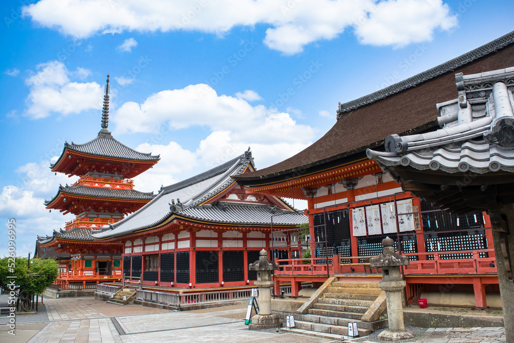 清水寺の三重塔と経堂 清水寺の三重塔と経堂