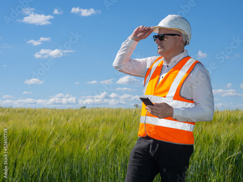 Man design engineer. Constr...