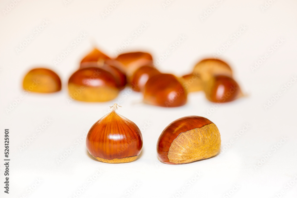 먹는 밤. 알밤 누끼 사진. Stock Photo | Adobe Stock