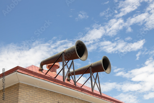 Foto Two foghorns on the roof