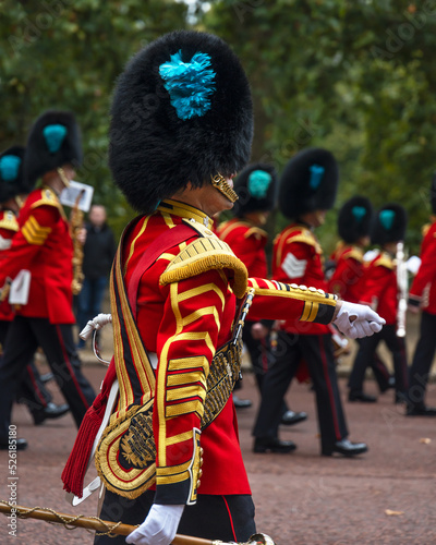 Fotografía Changing of the Guard ceremony at Buckingham Palace in London, England, UK