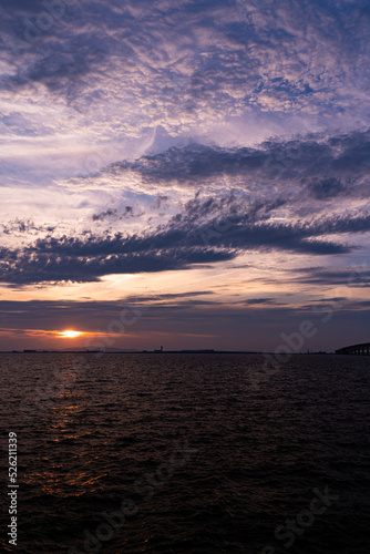 関西国際空港へ沈む夕日