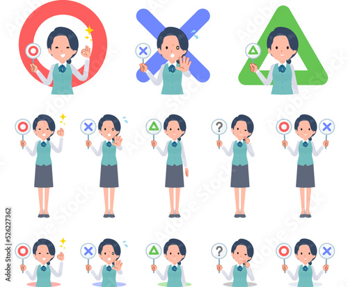 まるばつプレートを持った事務員女性のセット