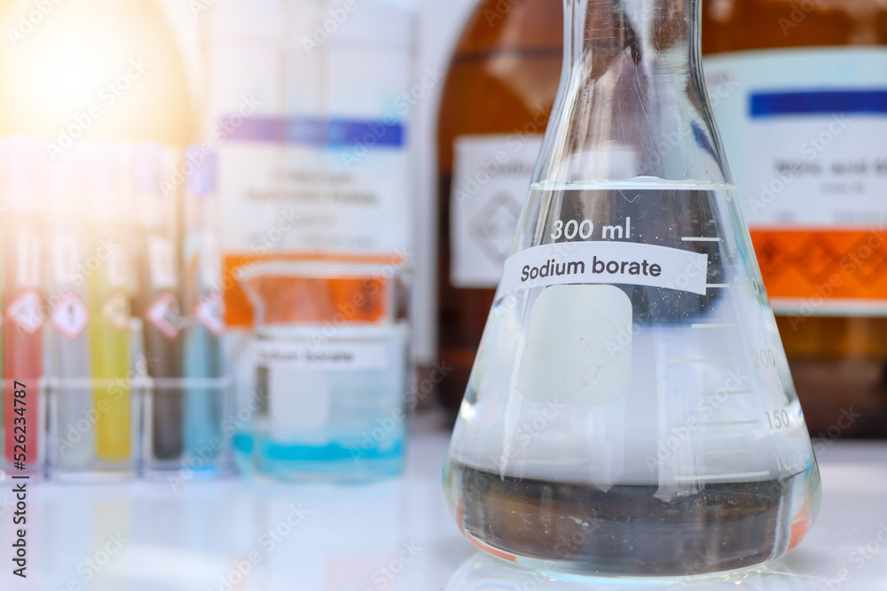 sodium borate in glass, chemical in the laboratory and industry