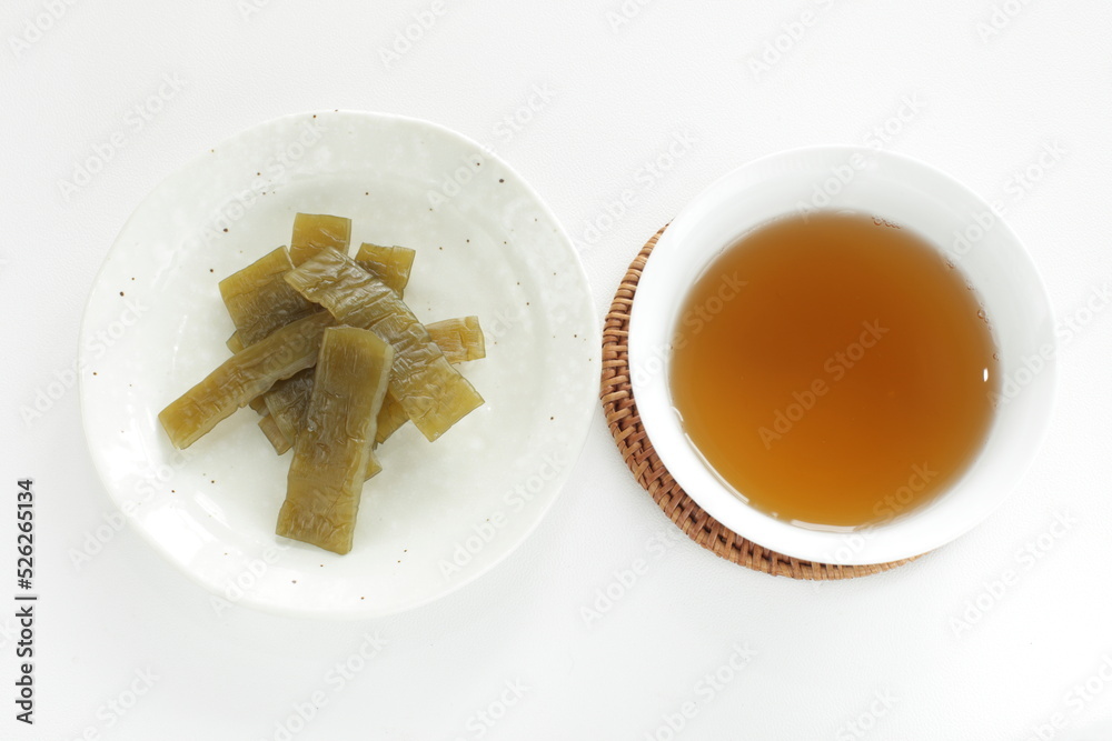 Φωτογραφία Japanese food, pickled Kombu seaweed on dish with copy space for healthy food im