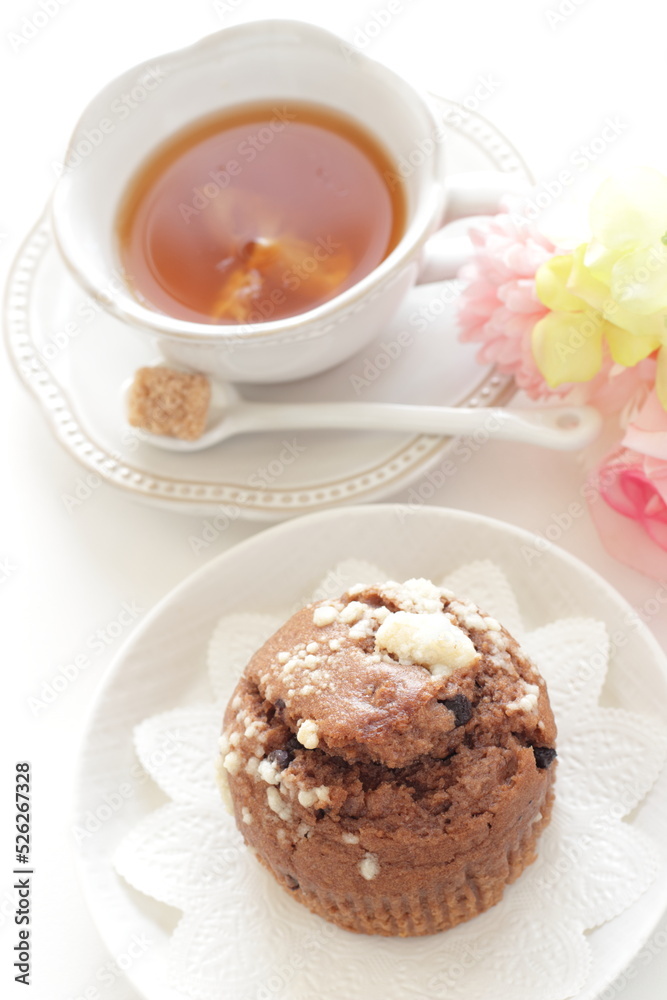 Homemade marshmallow and chocolate muffin with English tea Homemade marshmallow and chocolate muffin with English tea