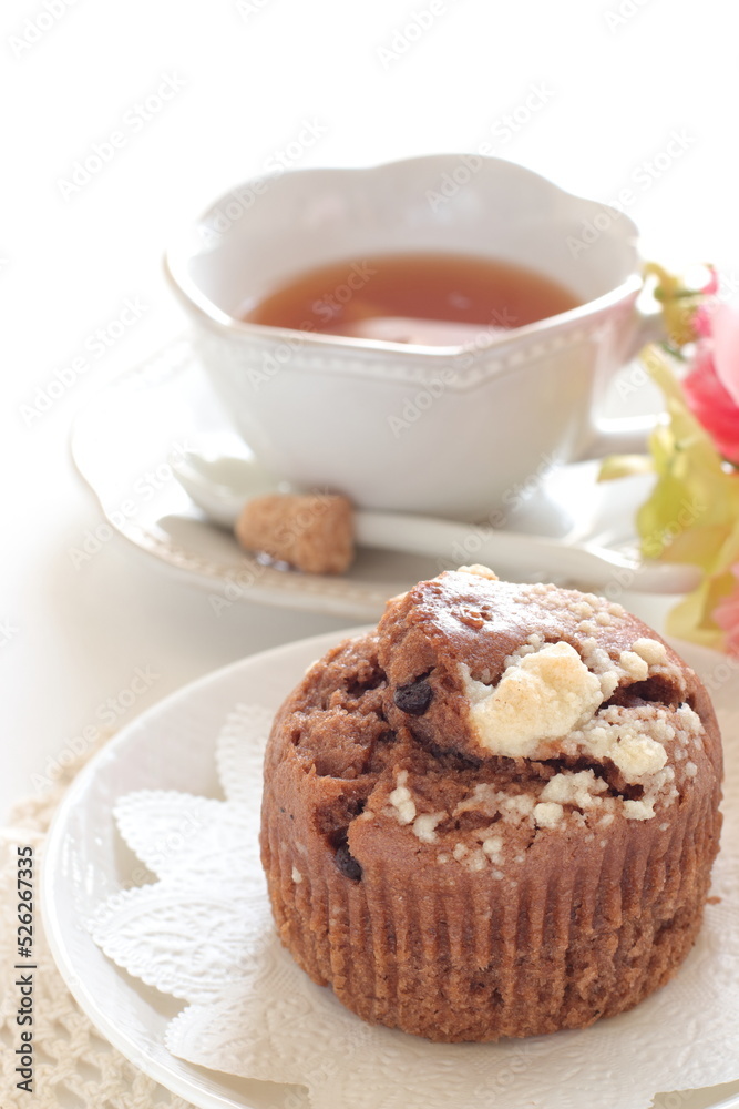 Homemade marshmallow and chocolate muffin with English tea Homemade marshmallow and chocolate muffin with English tea