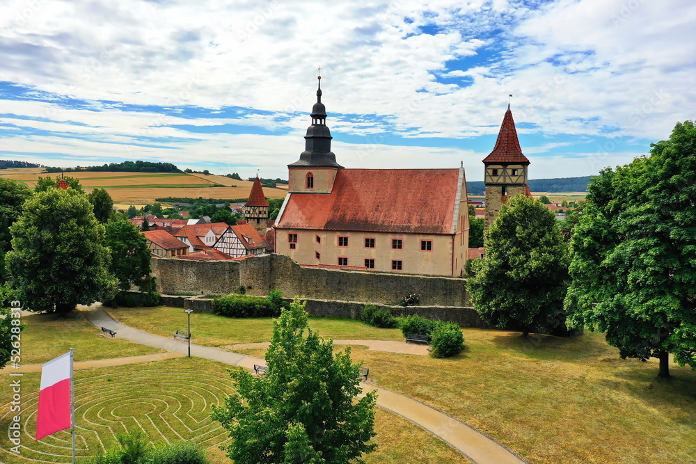 Die Kirchenburg in Ostheim vor der Röhn. Rhön-Grabfeld. Unterfranken, Bayern, Deutschland