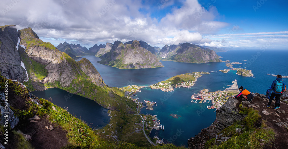 Wanderung zum Reinebringen auf den Lofoten in Norwegen