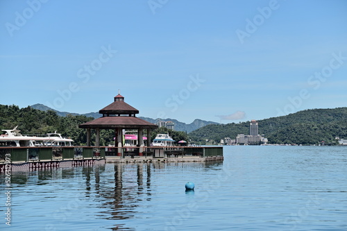 Sun Moon Lake is a beautiful alpine lake located in the middle of Taiwan. Bike riding around the beautiful lake and sampling delicious food made by the indigenous people are unique experiences here.