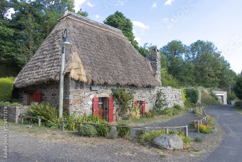 anciennes chaumières dans le hameau de Bigorre à Saint-Front en Haute Loire en france