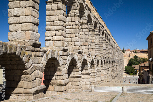 Obraz na płótnie Aqueduct of Segovia from the Fernan Garcia Staircase w salonie