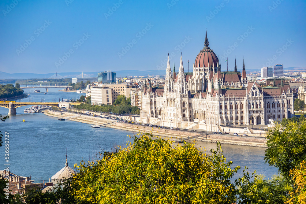 Fototapeta premium The Parliament in Budapest photographed on a sunny day
