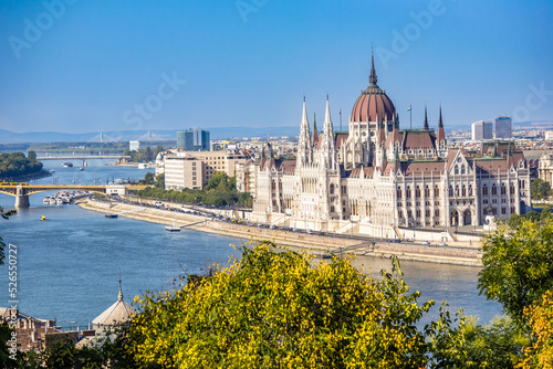 Fototapeta Naklejka Na Ścianę i Meble -  The Parliament in Budapest photographed on a sunny day