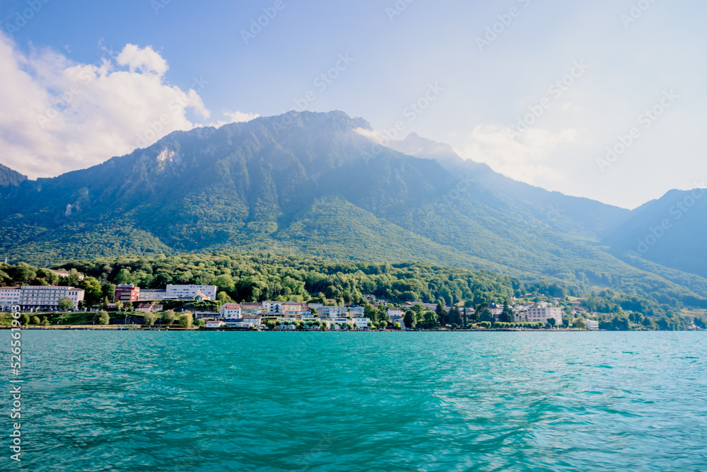 Le lac Léman et Port-Valais en Suisse