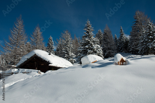 Domki w śniegu © Art-Park