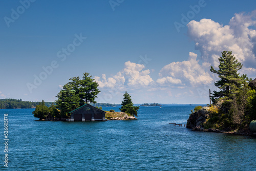 Fotografiet Island boathouse