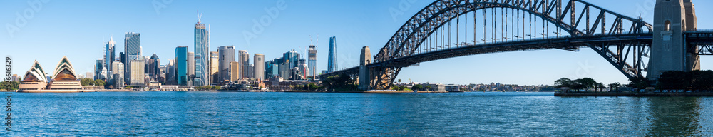 Clear skies over Sydney on a winter day Clear skies over Sydney on a winter day