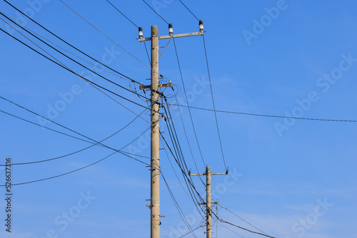 青空に線画を描く電柱と電線 photo