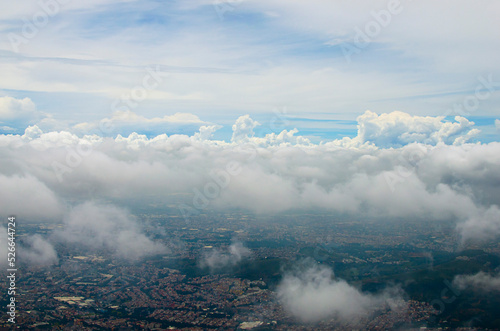 vista volando entre las nubes, estado de méxico nublado 