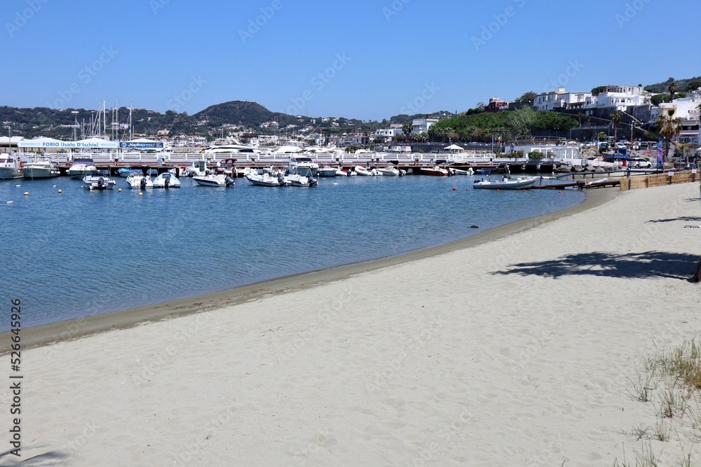 Forio - Scorcio del porto dalla spiaggia di Via Marina Forio - Scorcio del porto dalla spiaggia di Via Marina