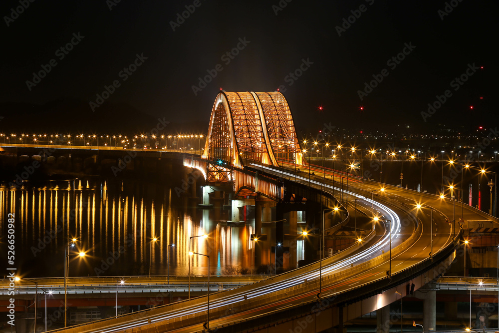 Obraz na płótnie night view of the bridge w salonie