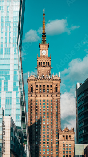 palac kultury miasto budynki niebieski zegar