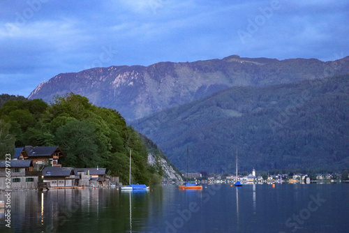 Wallpaper Mural Romantisches Salzkammergut; Abendstimmung am Wolfgangsee; Blick von St. Wolfgang auf Strobl und Katergebirge Torontodigital.ca