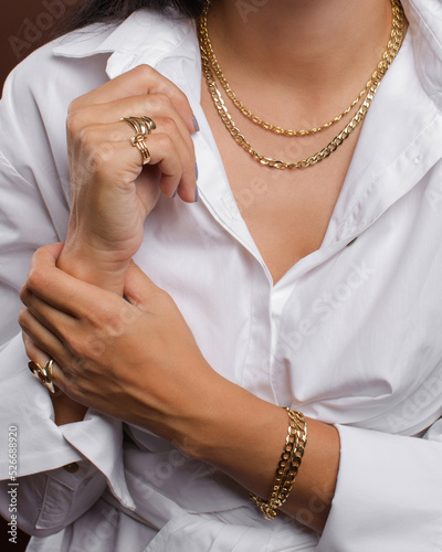 hand of the woman with rings