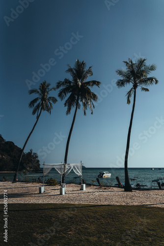 Phi Phi Island is located in the Andaman Sea. It is the most beautiful island in Thailand that everyone must come to. Accommodation in harmony with nature Suitable for relaxing, swimming and honeymoon