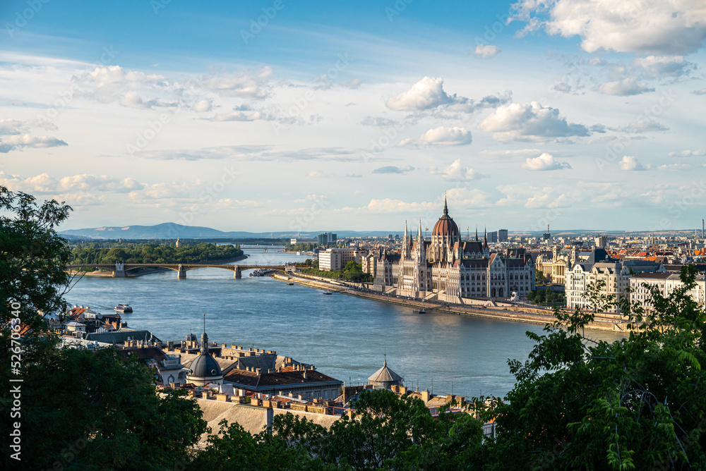 Fototapeta premium Summer sunset view of Budapest and the Parliament Building