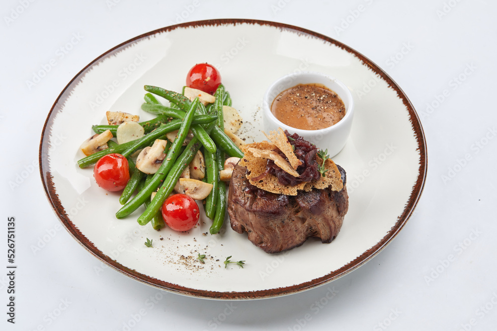 steak with french beans and sauce