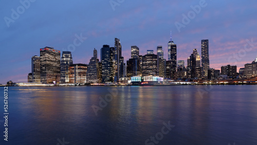 Vue sur Manhattan depuis Brooklyn Park By Night