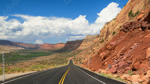Εκτύπωση καμβά Bicentennial Highway, or Utah State Route 95, through desert and red rock format