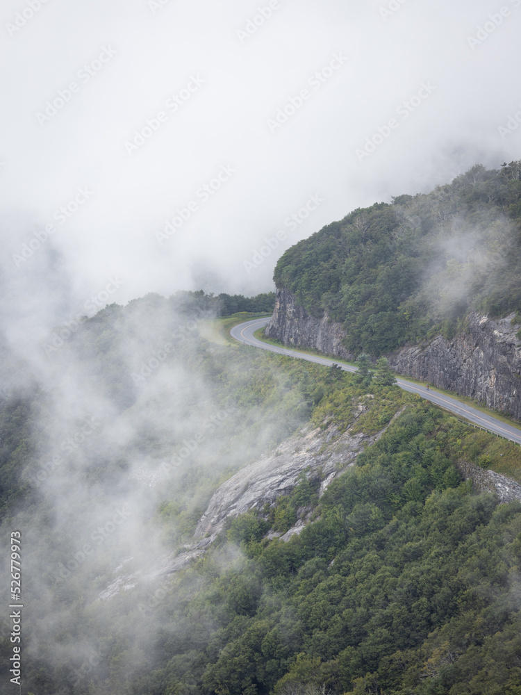 Fototapeta premium Foggy Day on the Blue Ridge Parkway in Western North Carolina