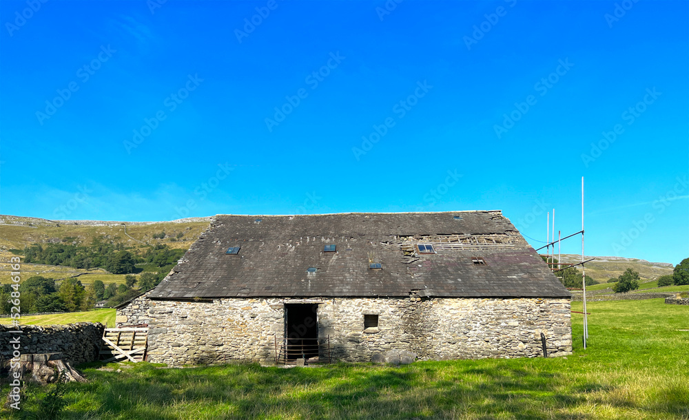 Very old stone barn, in the countryside near, Austwick, UK Very old stone barn, in the countryside near, Austwick, UK