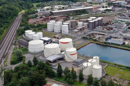 Speicher und Tanks im Dortmunder Hafen - Gas, Öl, Brennstoff photo