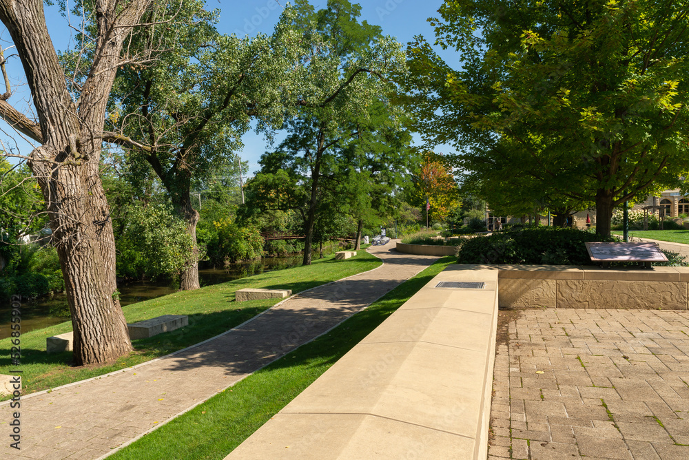 Fototapeta premium Footpath along the canal.