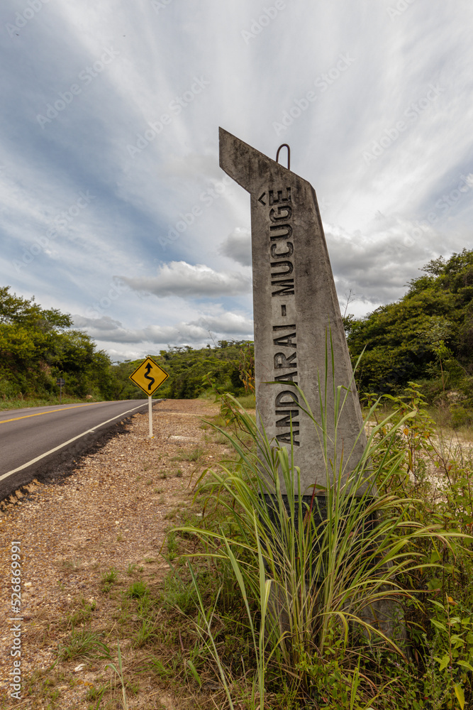 Obraz premium access road to the city of Andarai, State of Bahia, Brazil