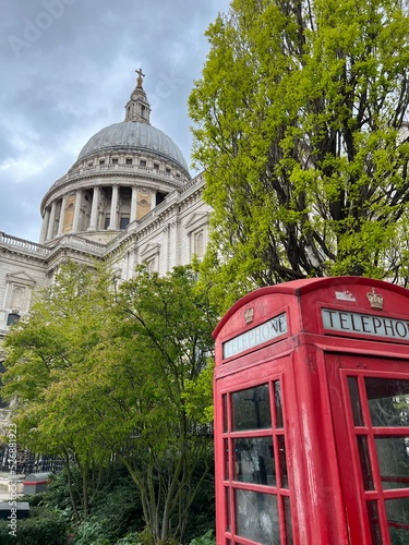red telephone box