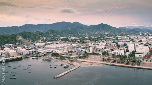 view of the city of Santa Marta Bay © Jheisson