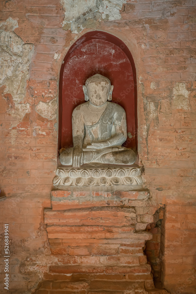 Obraz premium stcco carving buddha scrupture at Ta Moke Shwe Gu Gyi Pagoda Kyaukse Mandalay Myanmar