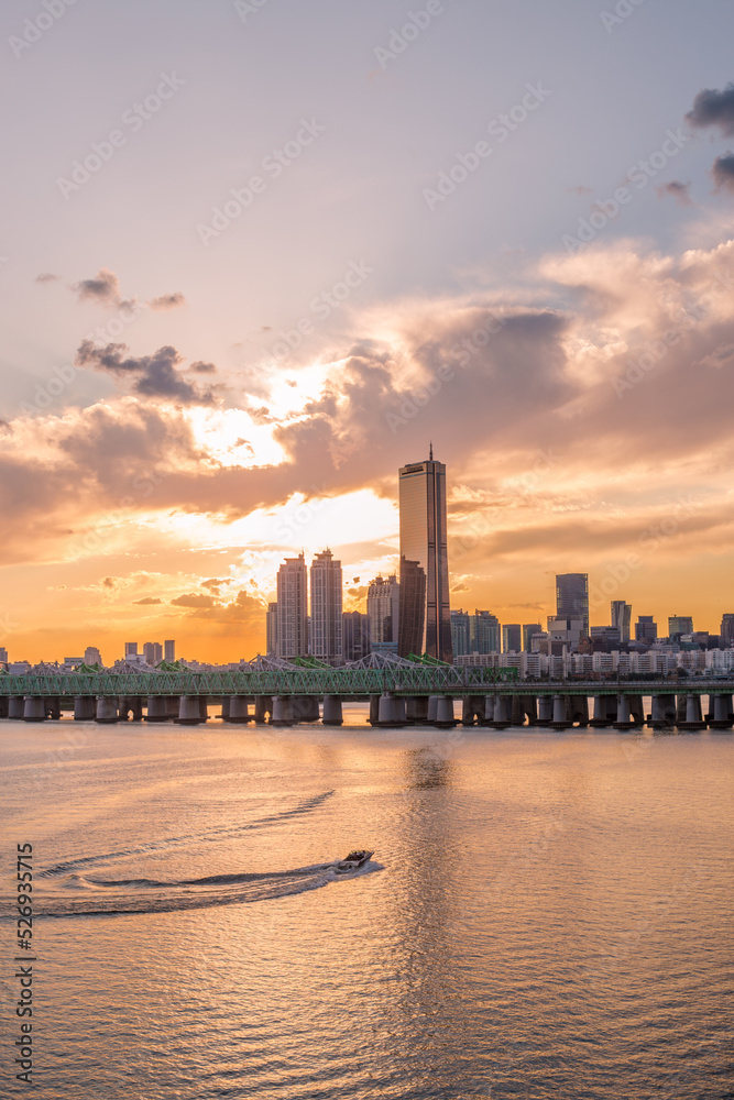 the beautiful sunset of the Han River in Seoul