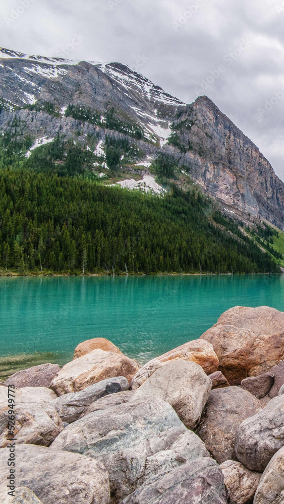 Naklejka premium lake in the mountains
