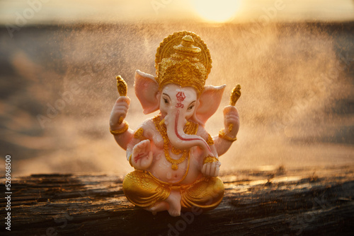 Fotografie Lord ganesha sculpture on nature